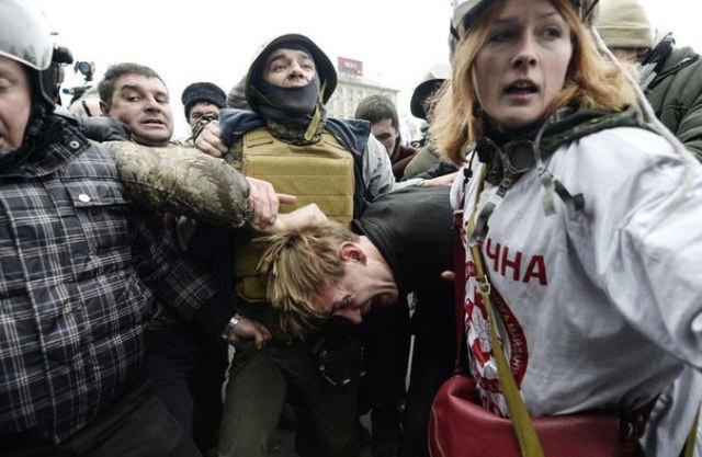 Rostislav Vasilko, dirigeant communiste à Lviv (Ukraine) torturé par les néonazis de EuroMaïdan