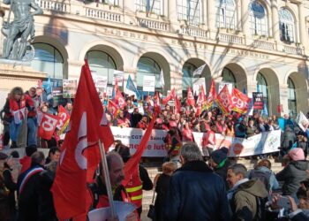 Casino, une bombe sociale pour 50 000 salariés et les enjeux d&rsquo;une lutte à construire