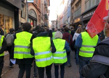 La colère souveraine du peuple : l&rsquo;appel du 16 novembre des #GiletsJaunes pour reprendre tous ensemble les ronds-points et la rue