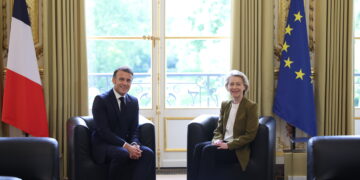 Des luttes populaires monte le mot d&rsquo;ordre « Macron dégage » pour faire place au peuple souverain
