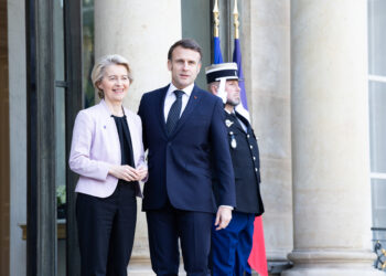 Faire front à un impérialisme français totalement putréfié