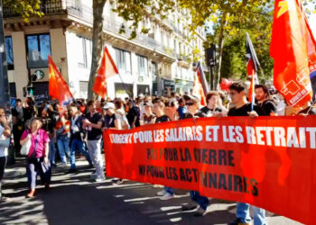 + d&rsquo;1 million dans la rue en grève : Paix, salaires emplois, hopitaux, écoles… Dégageons Macron et le budget de misère et de guerre dicté par l&rsquo;UE OTAN