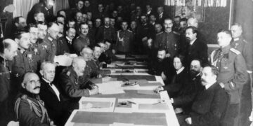 L&rsquo;armistice de 1917 : quand les bolcheviks ont imposé la paix contre la guerre mondiale impérialiste