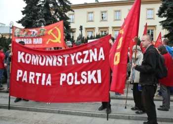 Pologne, le parti communiste polonais (KPP) résiste à la répression et met en échec en justice son interdiction