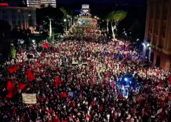Albanie : soulèvement populaire pour exiger la démission des fantoches de Trump qui livrent le pays à Ivanka et Kushner