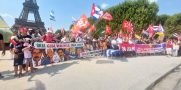 « Cuba socialiste est la digue avancée des peuples libres » – Gilda Landini PRCF [ #Paris manifestation de solidarité avec Cuba #26Julio ]